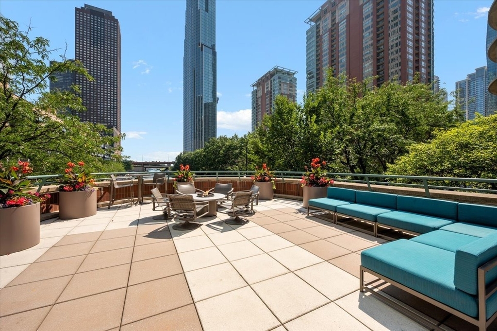 480 N Mcclurg Court - Photo 24