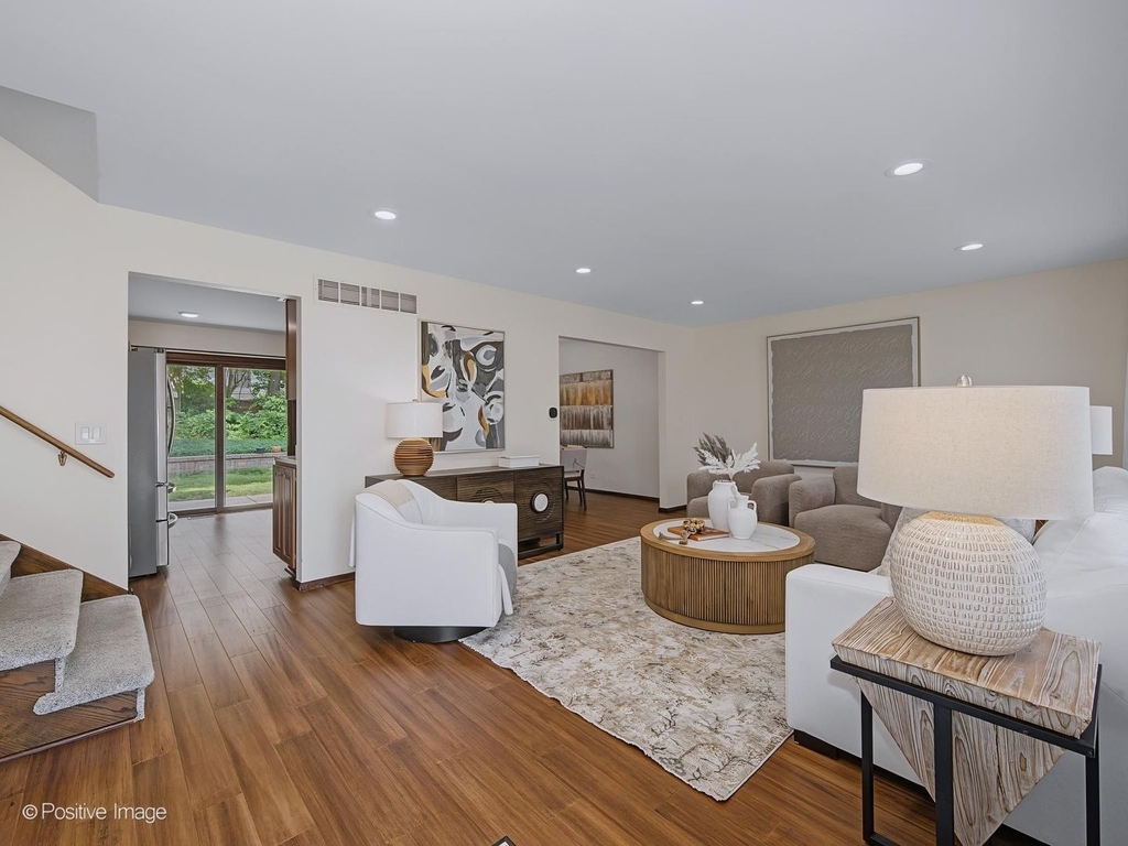 800 Marston Avenue Ne - Photo 2