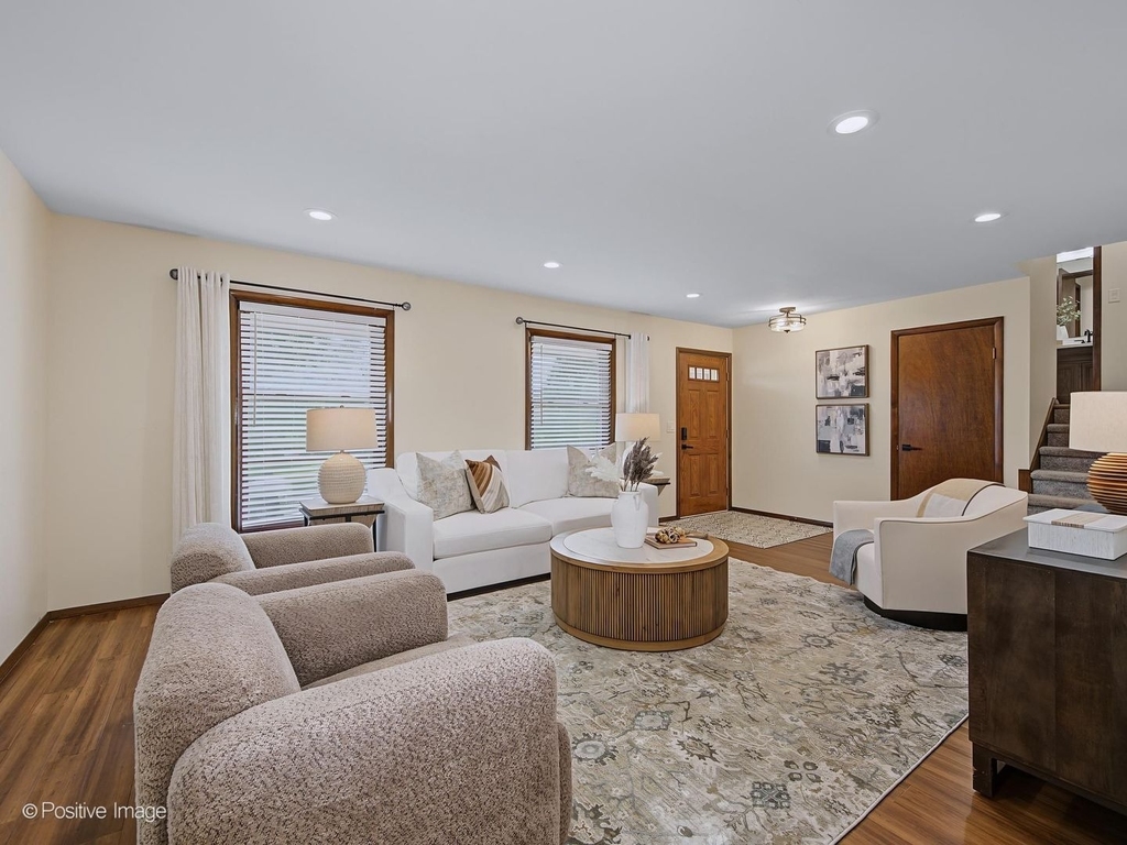 800 Marston Avenue Ne - Photo 4