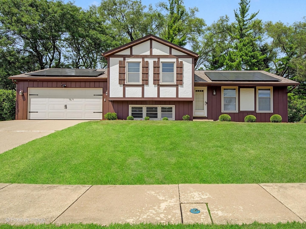 800 Marston Avenue Ne - Photo 0