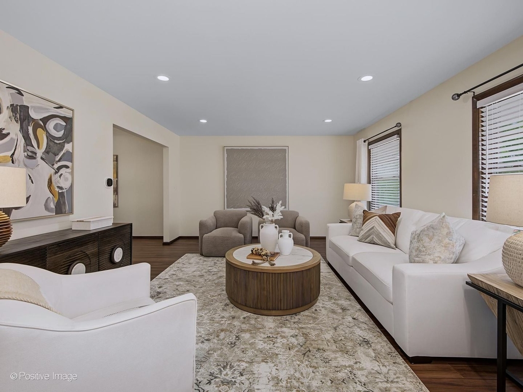 800 Marston Avenue Ne - Photo 3