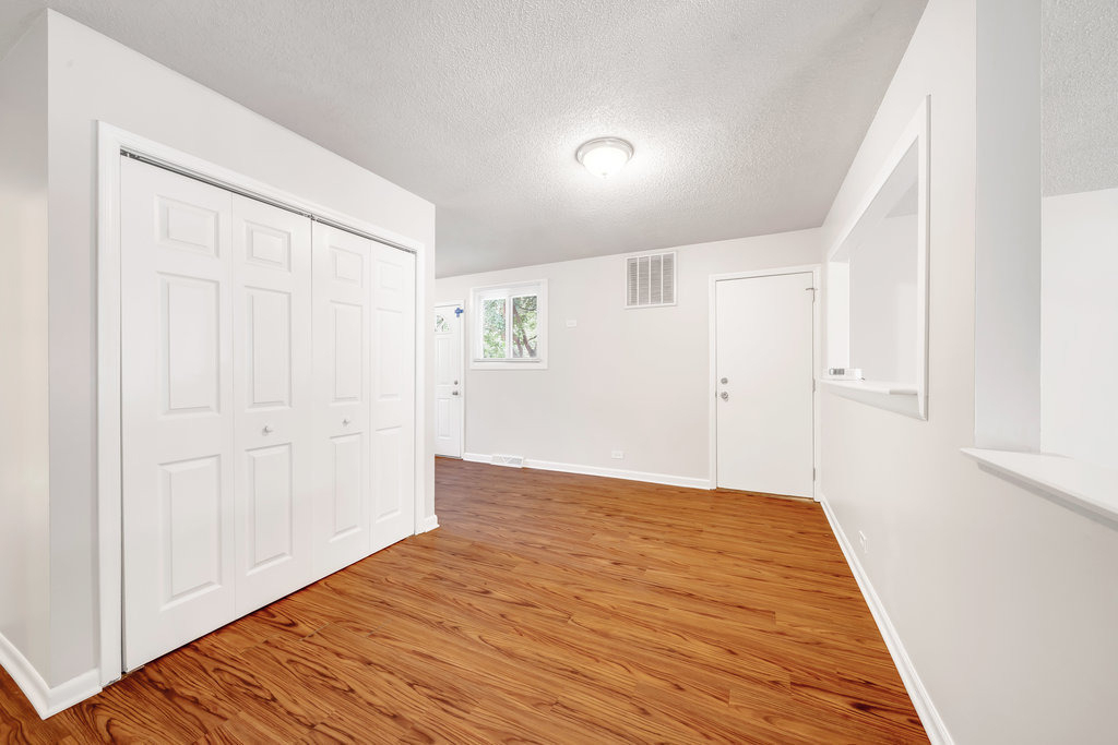 14433 Springfield Avenue - Photo 8