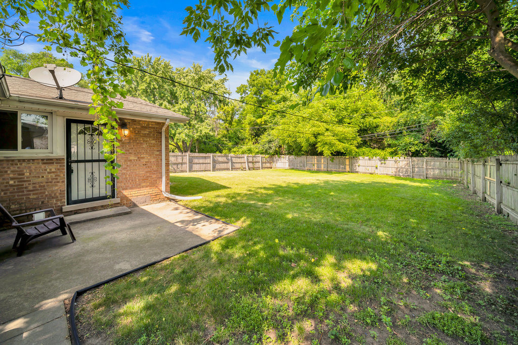 14433 Springfield Avenue - Photo 12