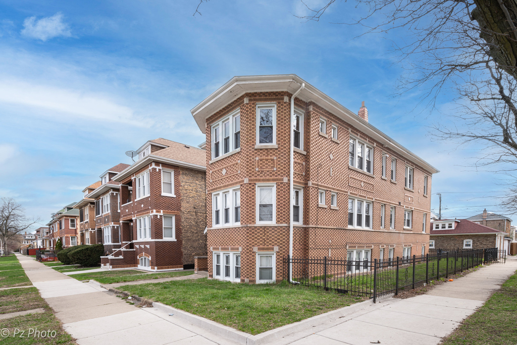 4759 S Springfield Avenue - Photo 0