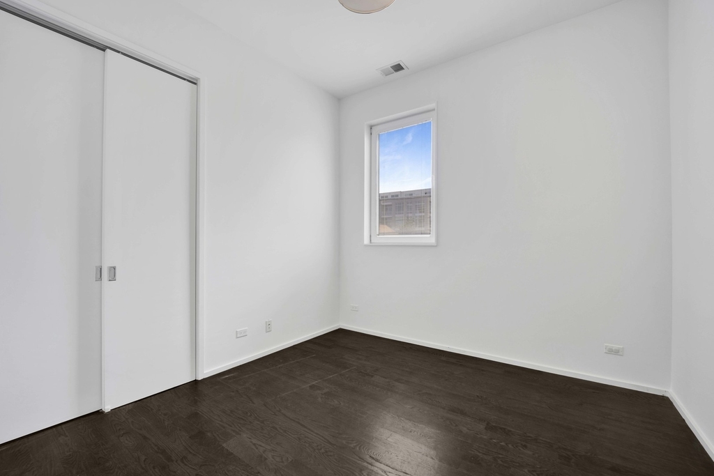 1617 N Ashland Avenue - Photo 10