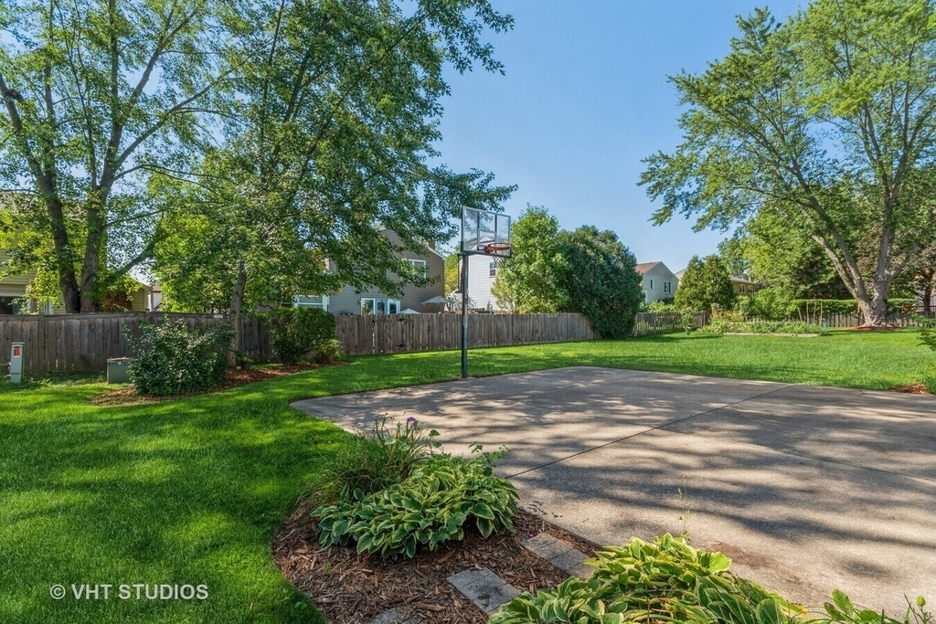 920 Chaucer Way - Photo 16