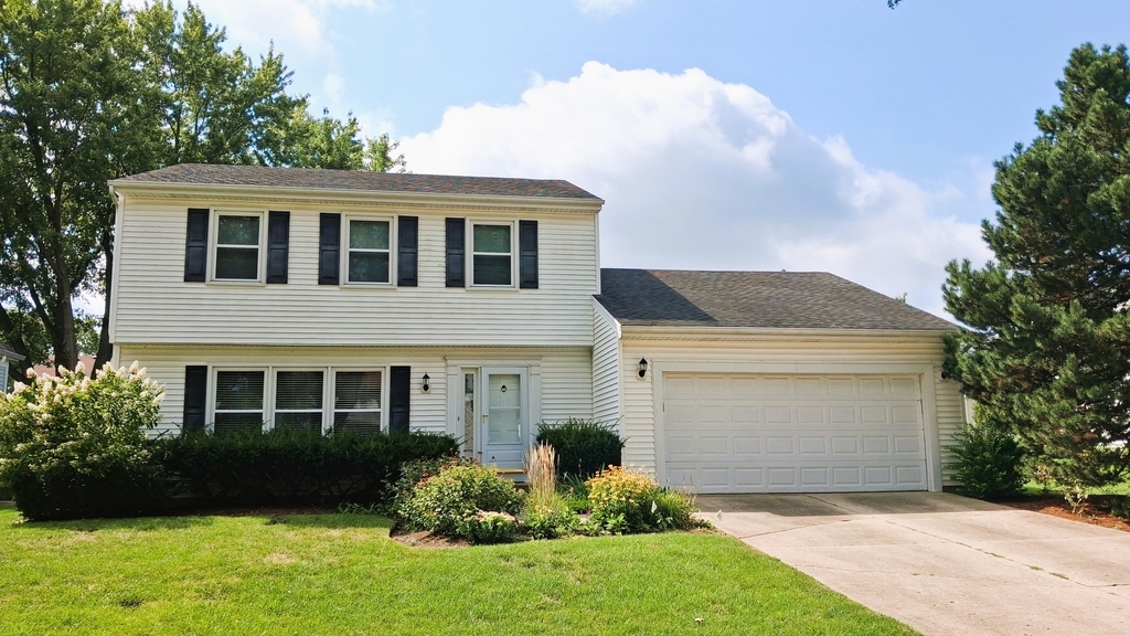 920 Chaucer Way - Photo 0
