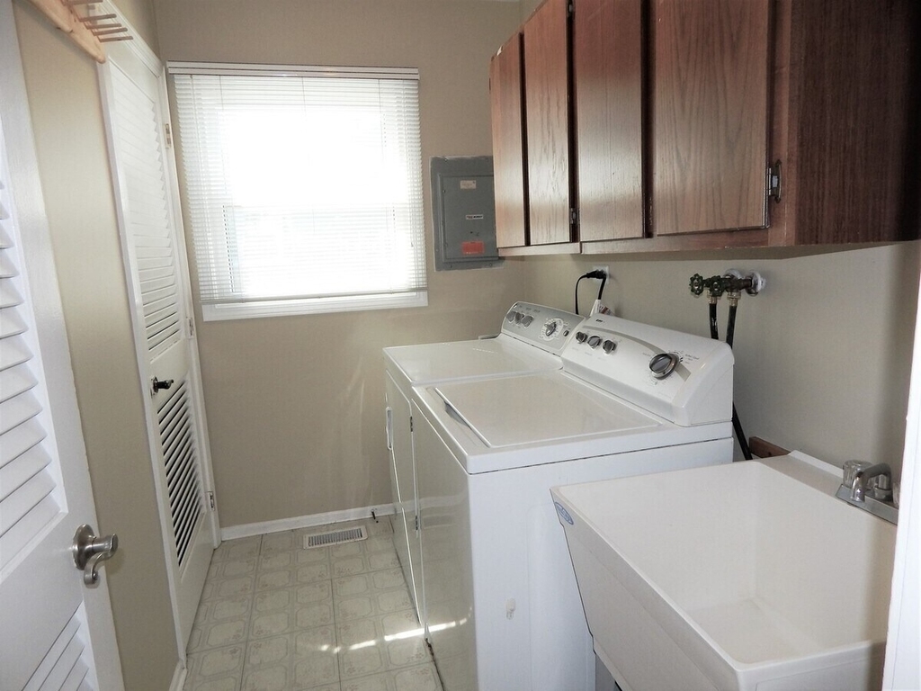 920 Chaucer Way - Photo 14