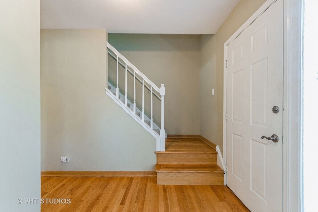 920 Chaucer Way - Photo 7