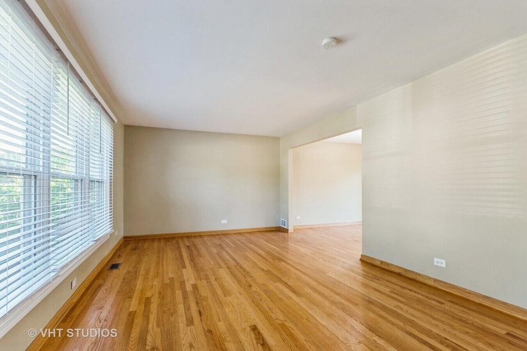 920 Chaucer Way - Photo 9