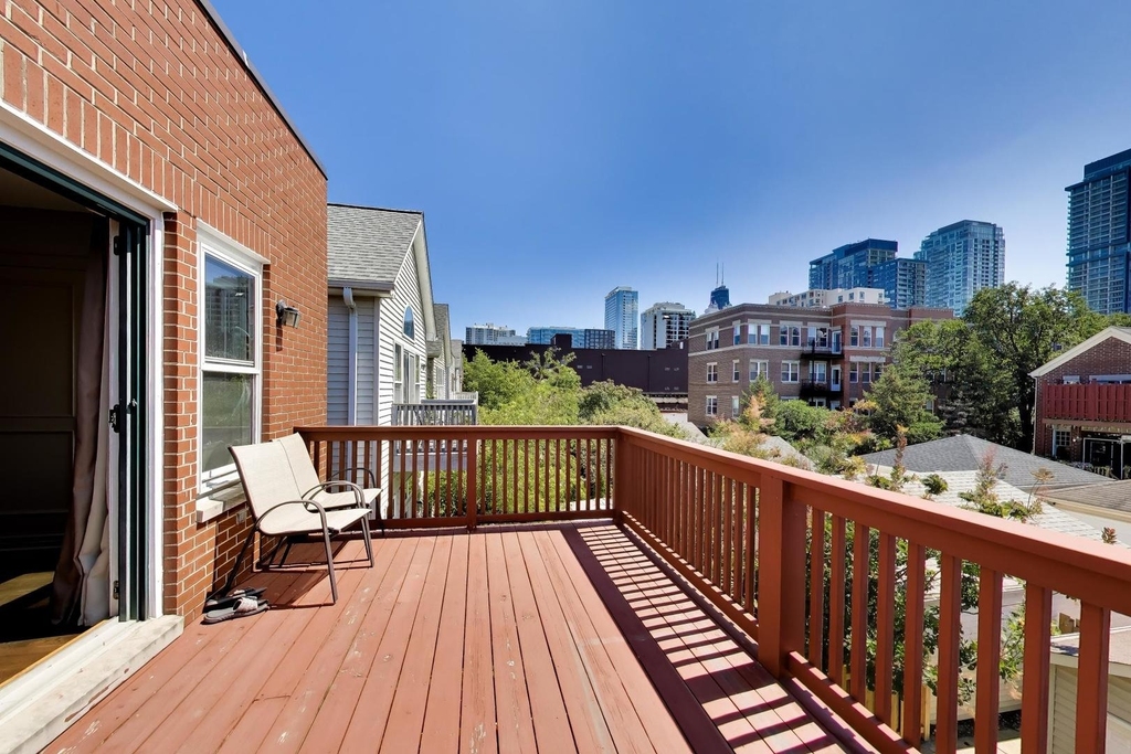 329 W Goethe Street - Photo 19