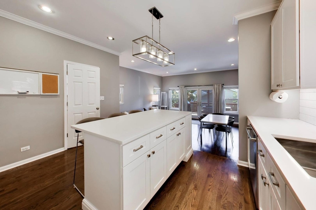 329 W Goethe Street - Photo 10