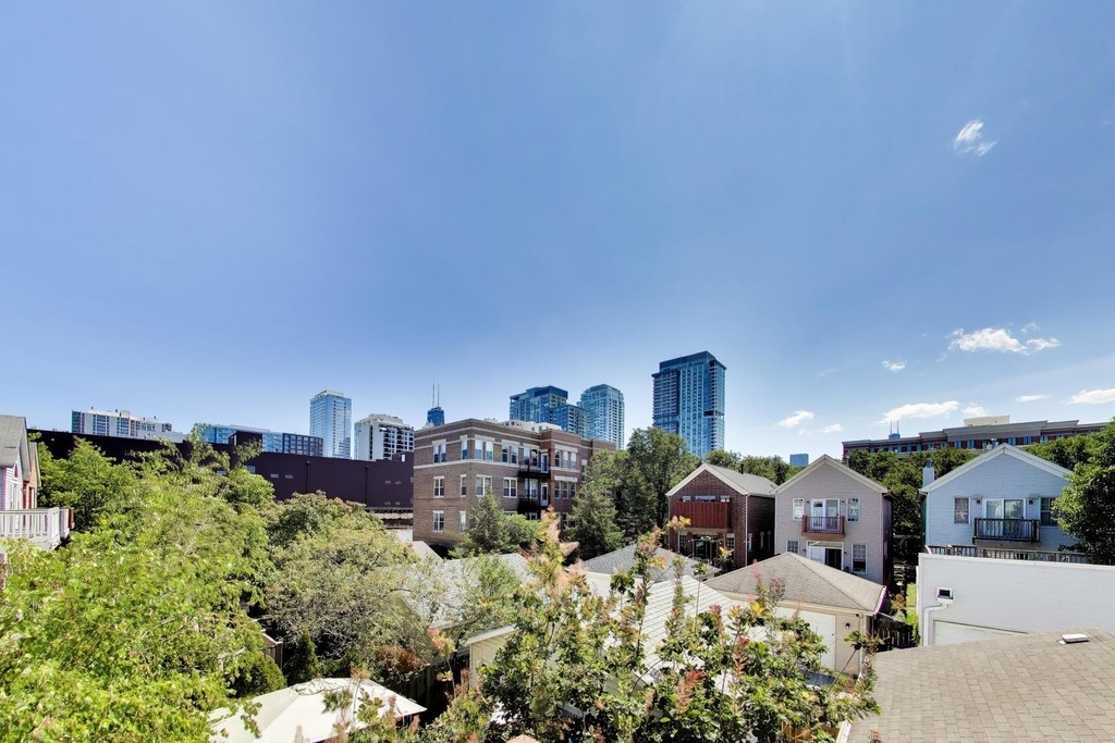 329 W Goethe Street - Photo 22