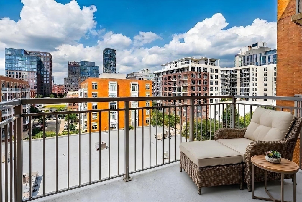 950 W Monroe Street - Photo 7