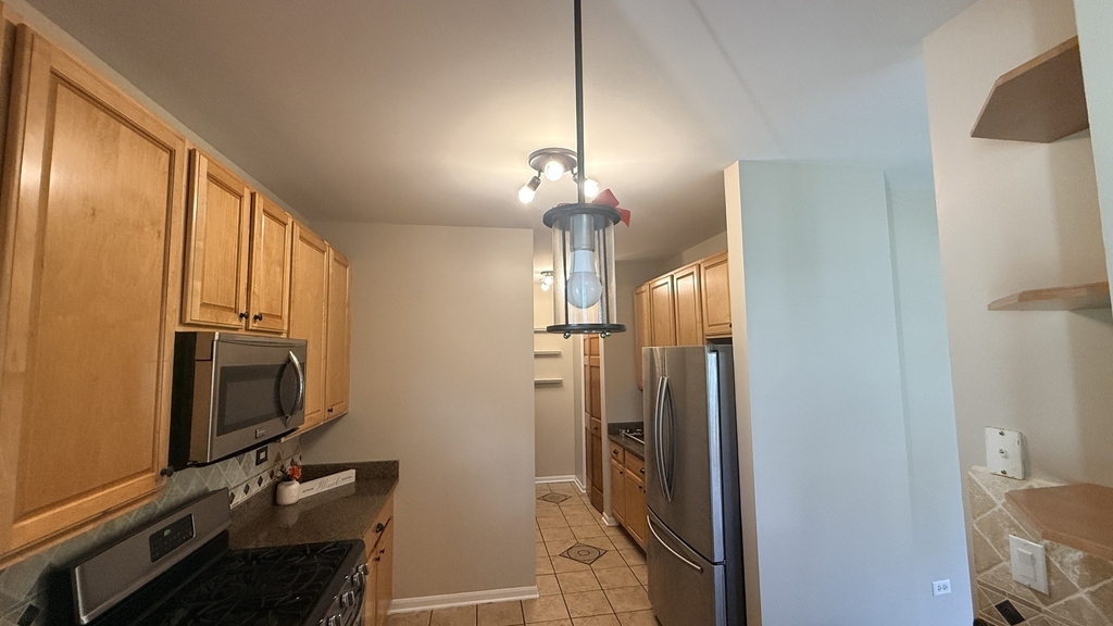 2437 Oneida Lane - Photo 2