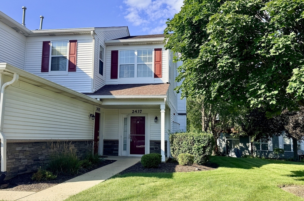 2437 Oneida Lane - Photo 0