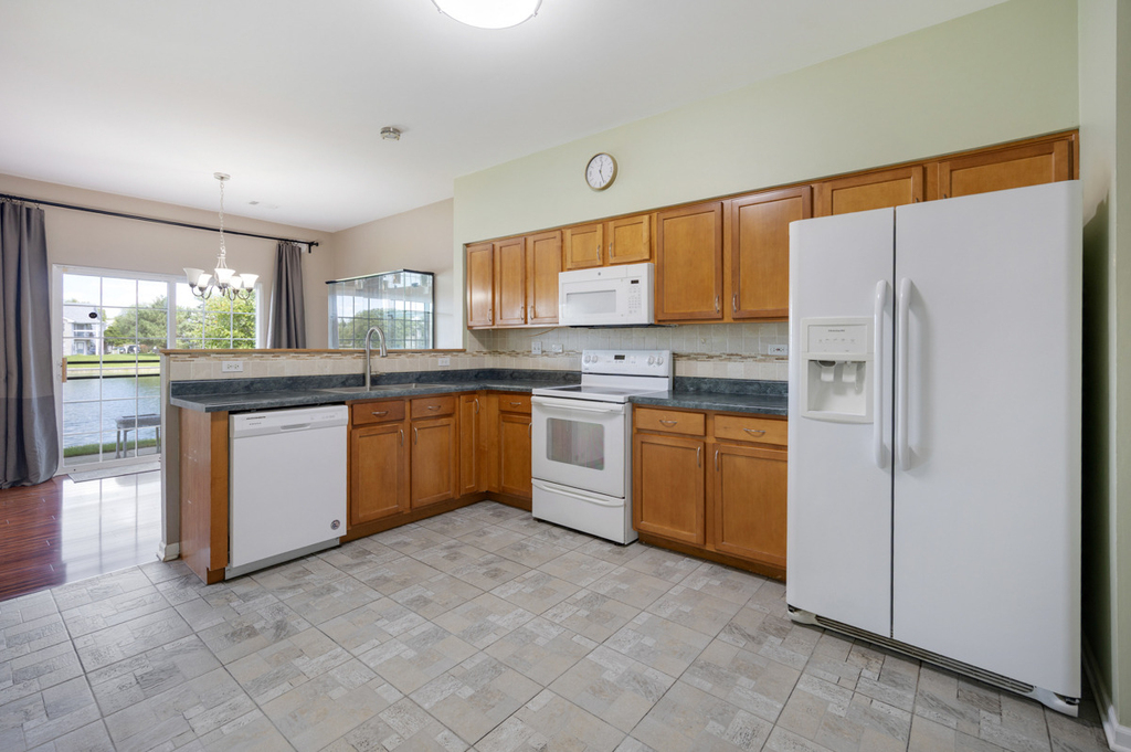 1829 Golden Gate Lane - Photo 9