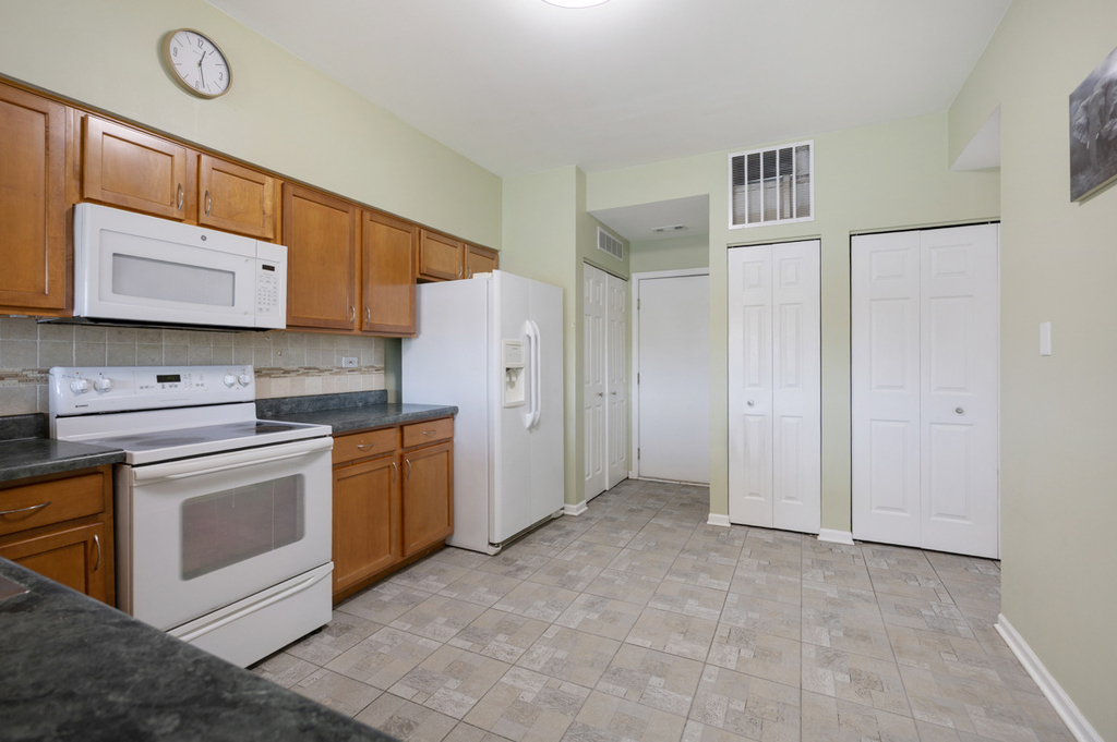 1829 Golden Gate Lane - Photo 7