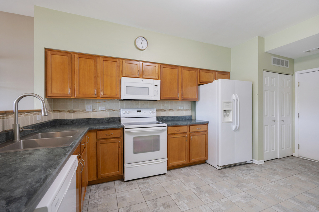 1829 Golden Gate Lane - Photo 8