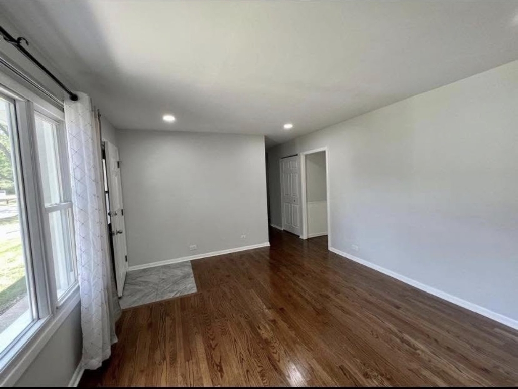 324 Hiawatha Drive - Photo 1