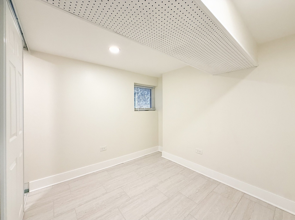 5536 N Spaulding Avenue - Photo 9
