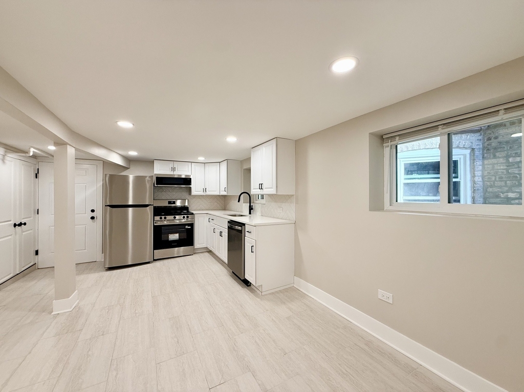 5536 N Spaulding Avenue - Photo 4