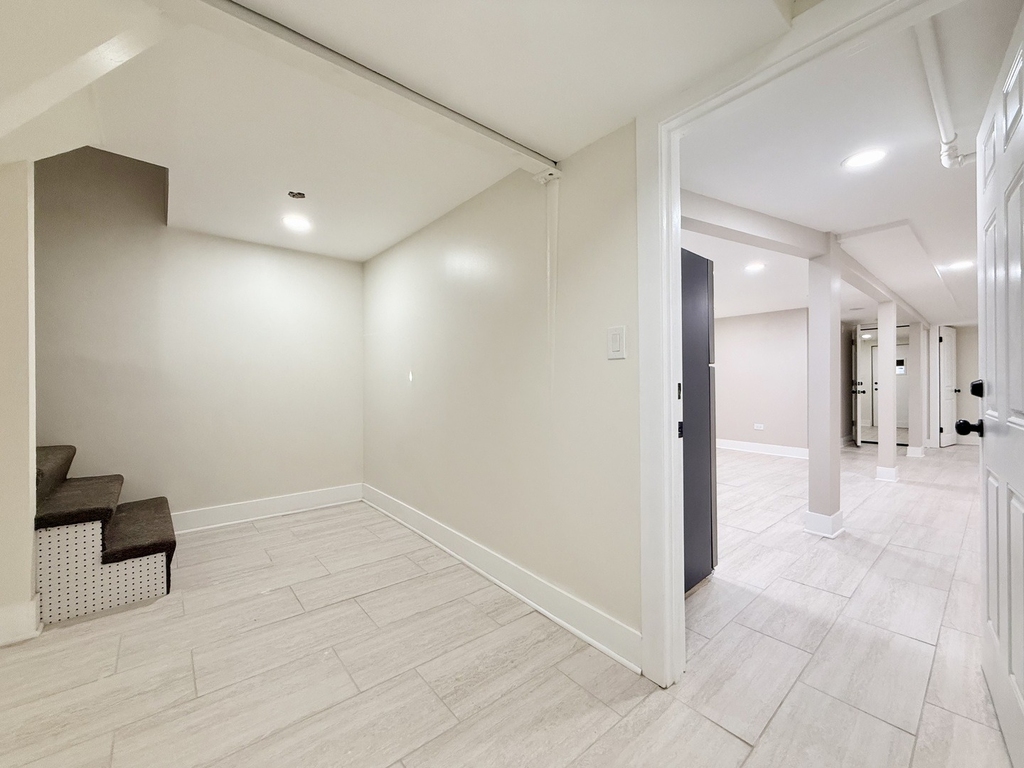 5536 N Spaulding Avenue - Photo 2