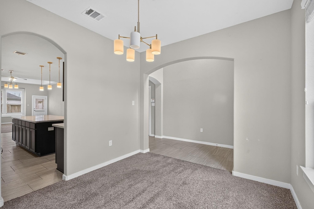 6915 Rosemont Court - Photo 27