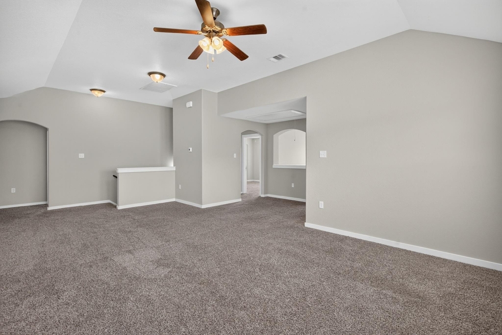 6915 Rosemont Court - Photo 30