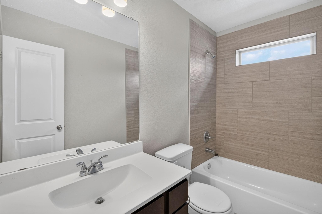 6915 Rosemont Court - Photo 37
