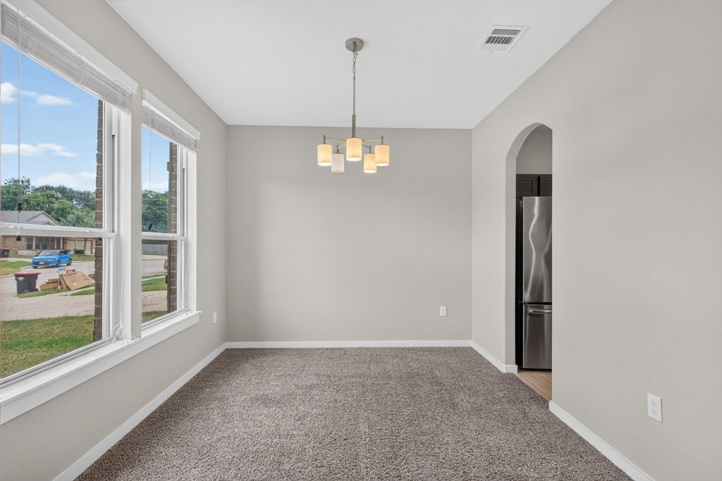 6915 Rosemont Court - Photo 28