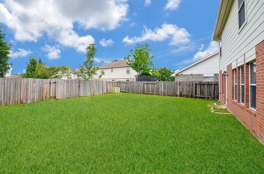 3907 Pebble Garden Lane - Photo 18