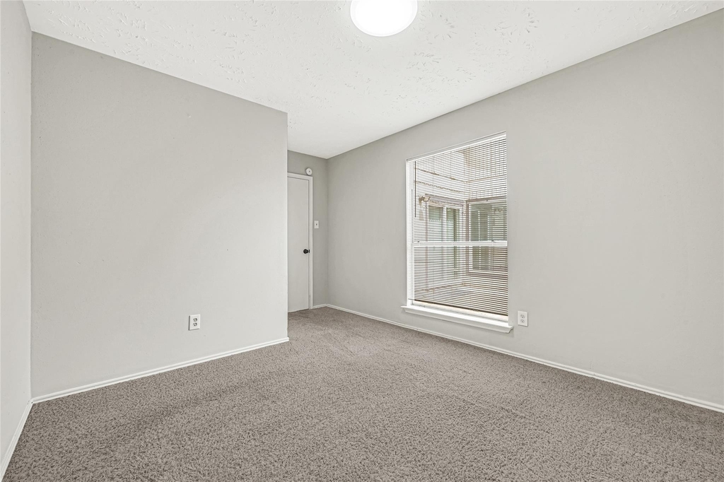 8111 Furlong Lane - Photo 17