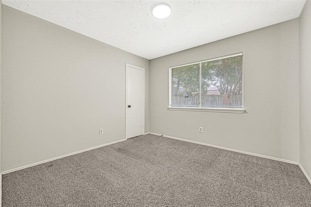 8111 Furlong Lane - Photo 15