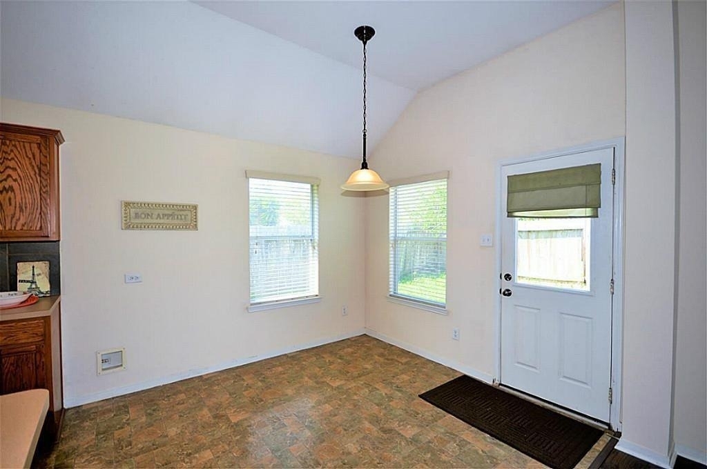 2608 Courtyard Lane - Photo 6