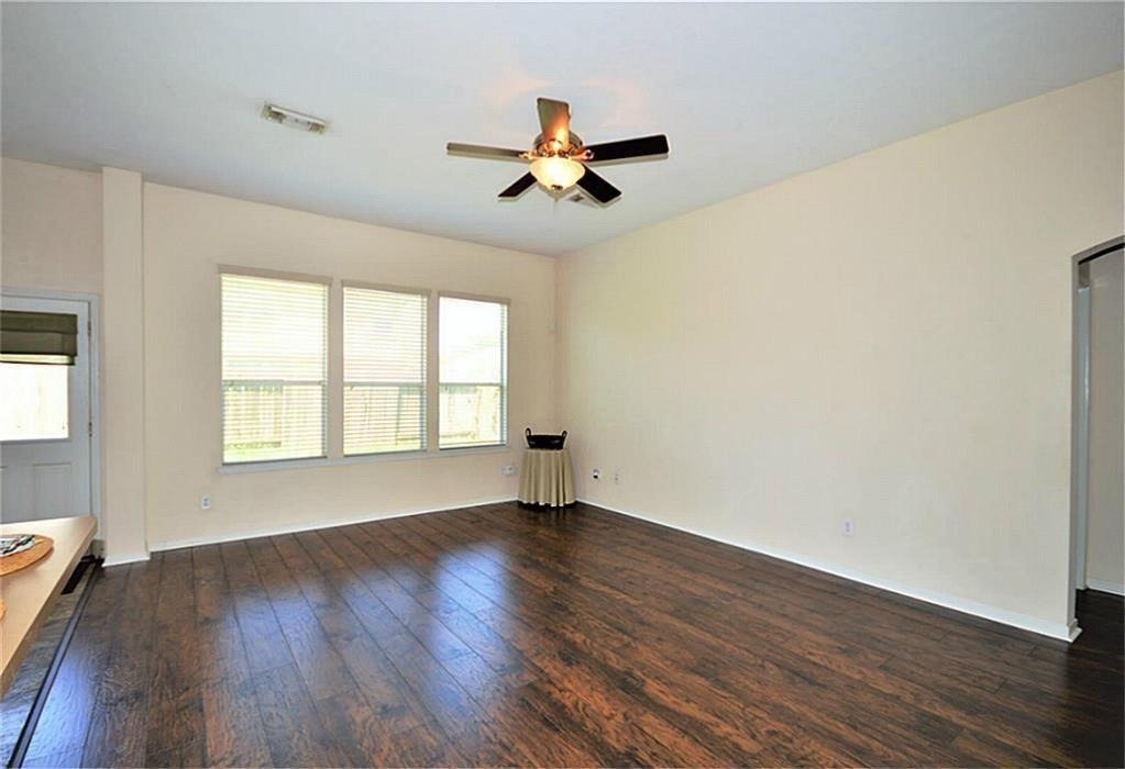 2608 Courtyard Lane - Photo 2