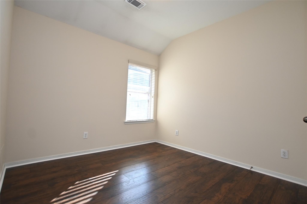 2608 Courtyard Lane - Photo 11
