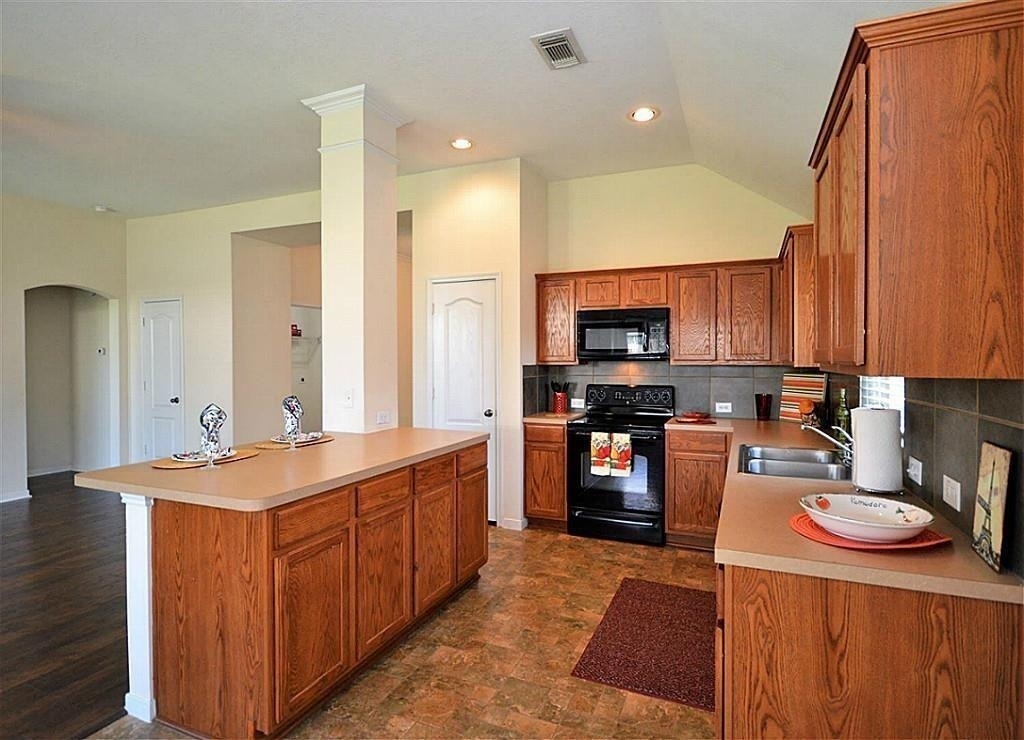 2608 Courtyard Lane - Photo 4