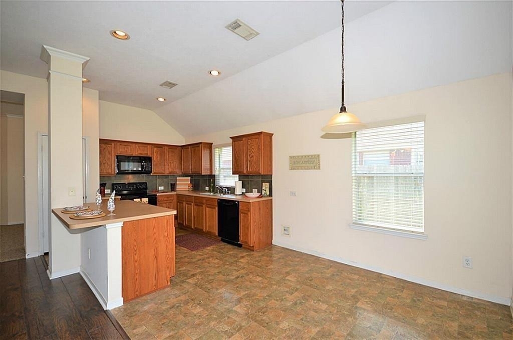 2608 Courtyard Lane - Photo 5