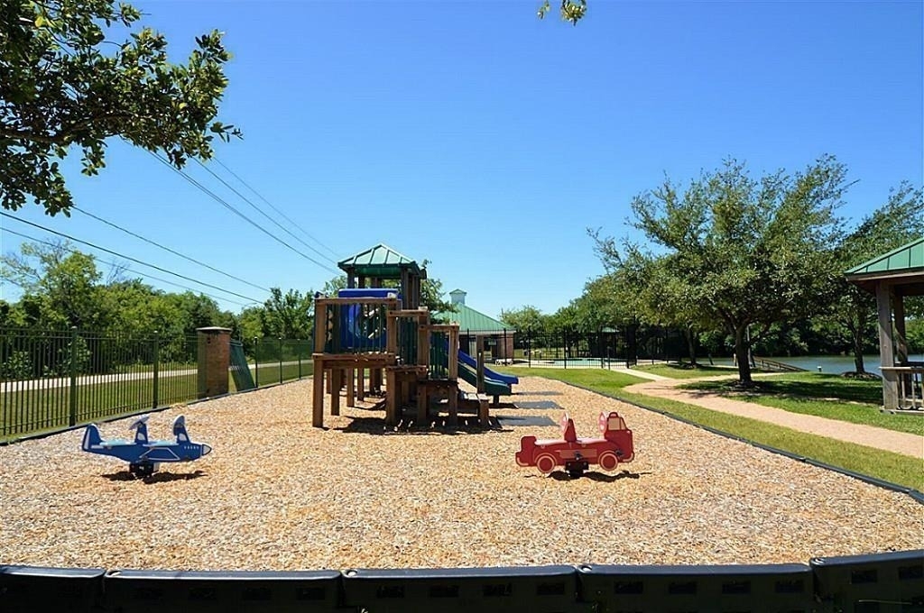 2608 Courtyard Lane - Photo 17