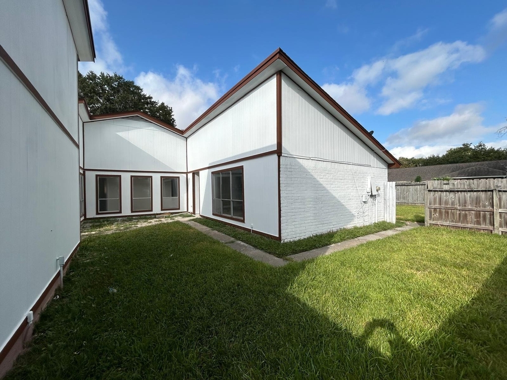 11311 Angelique Drive - Photo 2