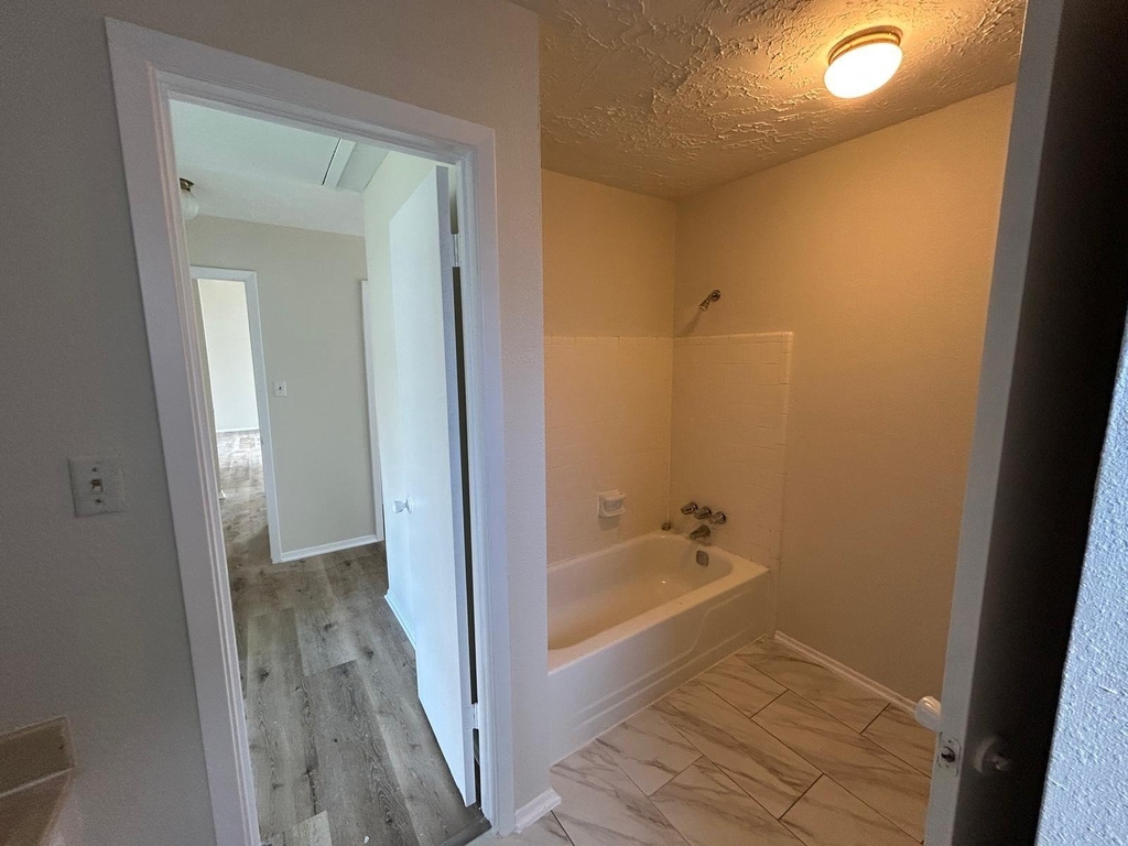 11311 Angelique Drive - Photo 11