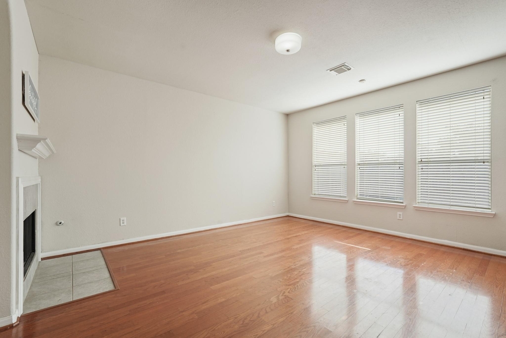 29650 Legends Green Drive - Photo 14