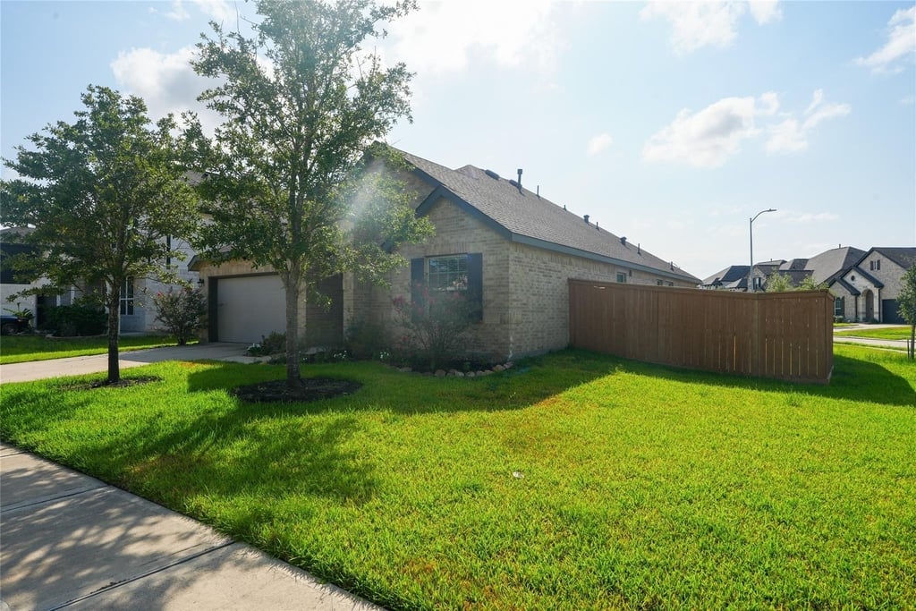8446 Manta Ray Drive - Photo 2