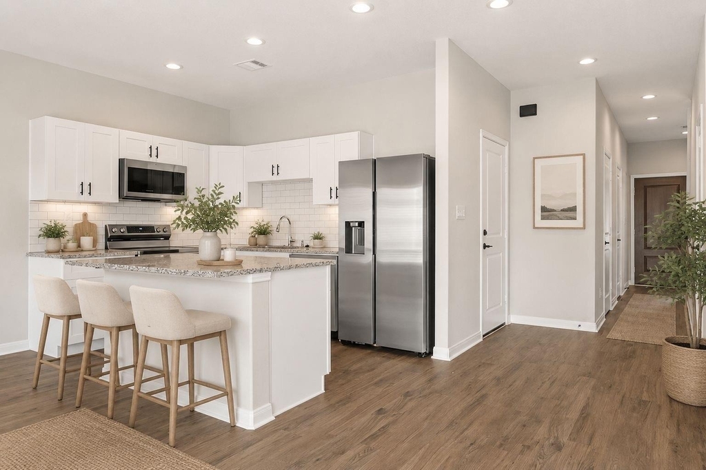 14010 Longstreet Road - Photo 2