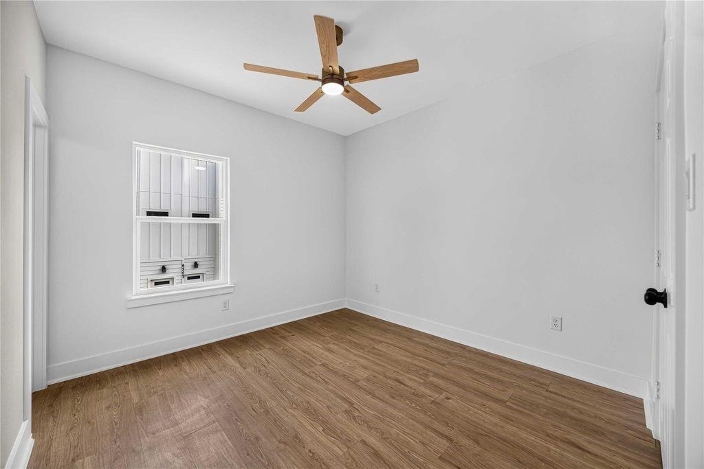 4357 Elmwood Street - Photo 11