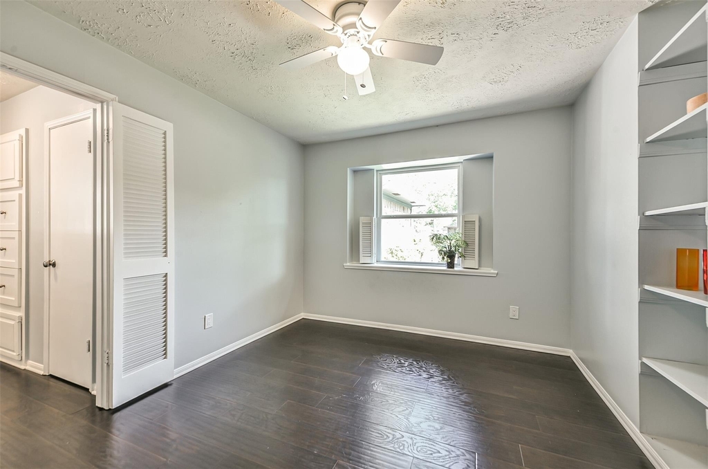 863 Seamaster Drive - Photo 23