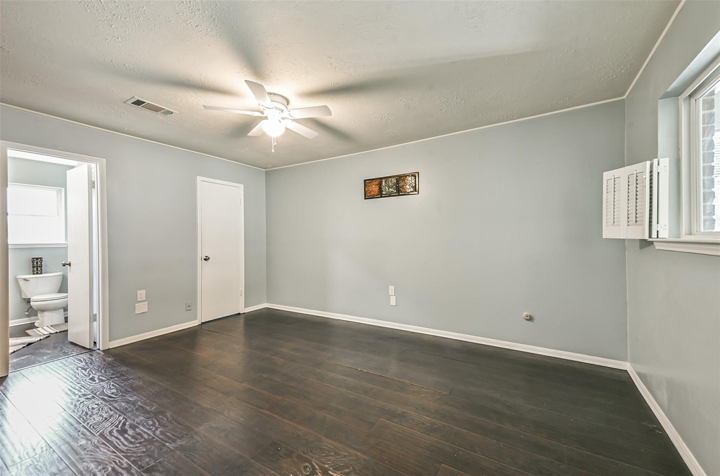 863 Seamaster Drive - Photo 25