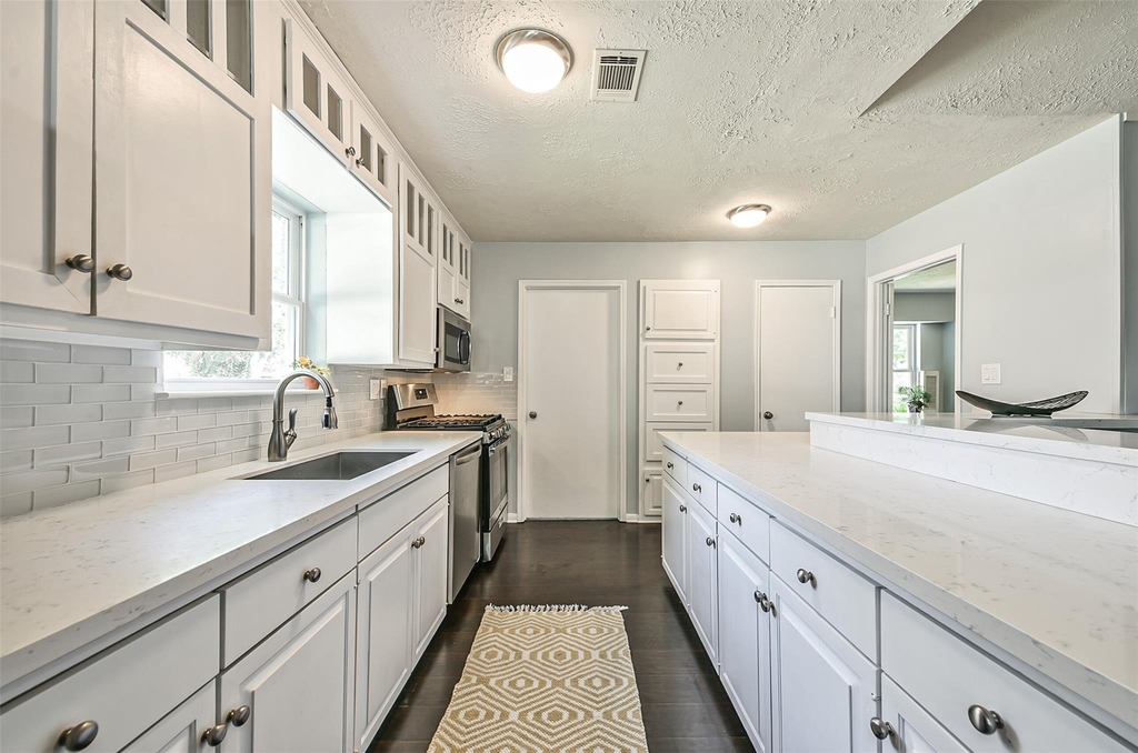 863 Seamaster Drive - Photo 11