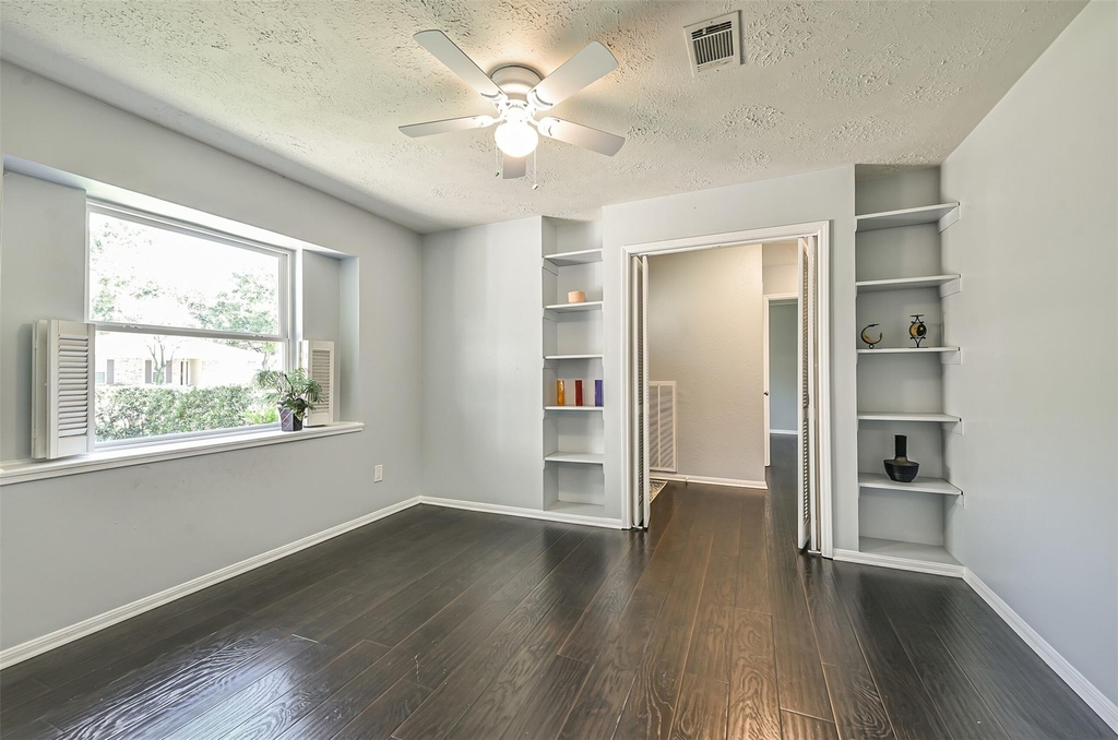 863 Seamaster Drive - Photo 22